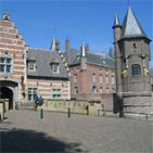 Na een prachtige kanotocht op de Aa meren we aan bij Kasteel Heeswijk.